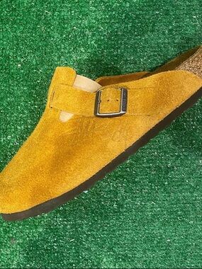 Stüssy x Birkenstock Caramel Suede Clog